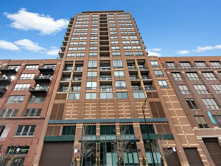 400 W Ontario St #709 — Photo 11
