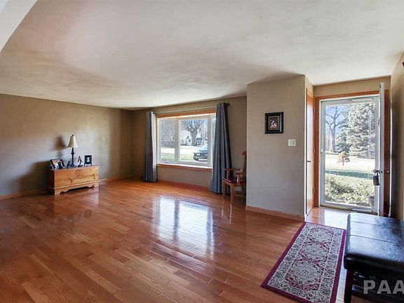 4th image of 1300 Highview Rd