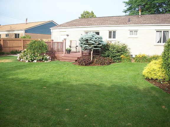 5th image of 43030 Freeport Dr