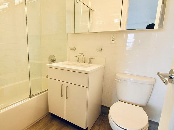 5th image of 145 E 15th St APT 6N