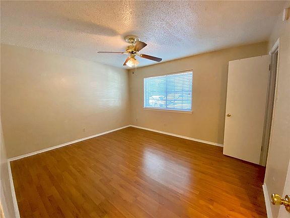 2nd image of 1717 W 35th St APT 201