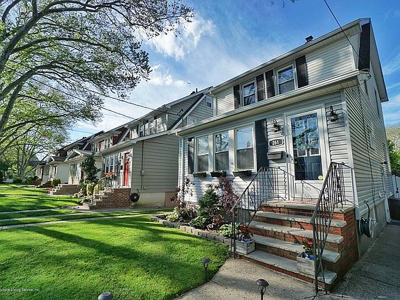 3rd image of 261 Prescott Ave