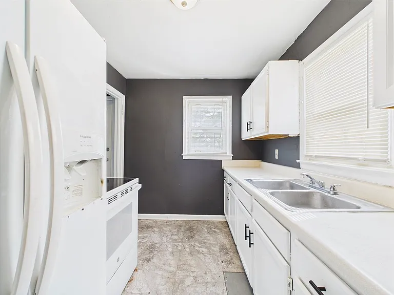 3311 Jackson Ave — Photo 8