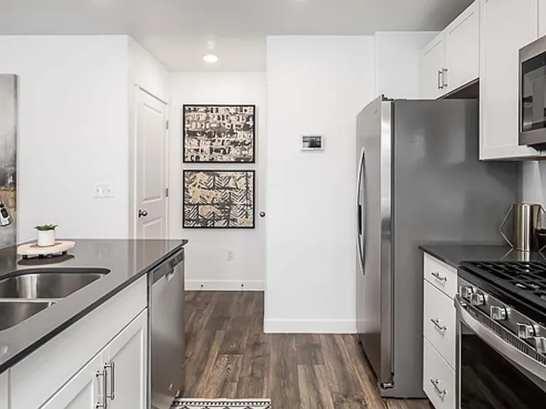 306 N 380 W — Photo 5