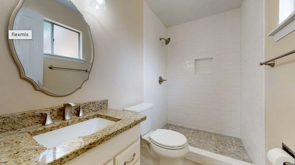 3 bed, 2.0 bath, 1639 sqft, $2,200 — Photo 2