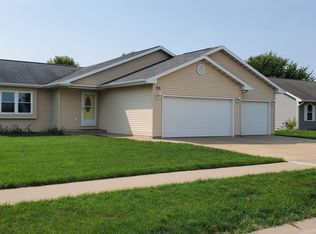 255 Goldenrod Dr, Omro, WI 54963