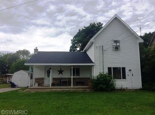 211 N Cherry St, Evart, MI 49631