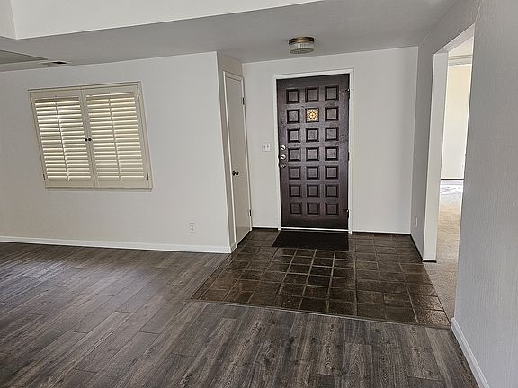 entryway/ front door interior