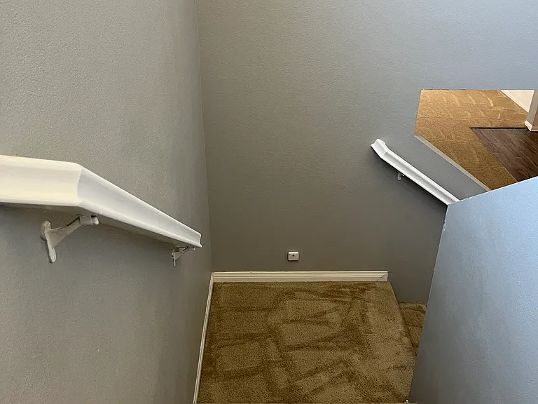 160 Yosemite Ave — Photo 33