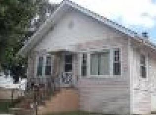 606 S Broadway Ave, Aurora, IL 60505