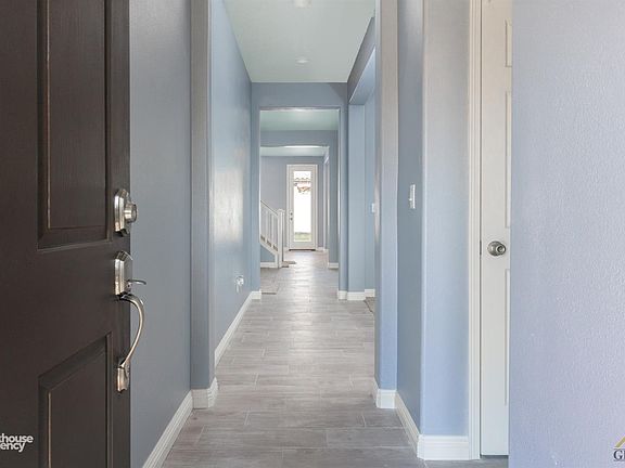 3rd image of 9808 Oporto Way