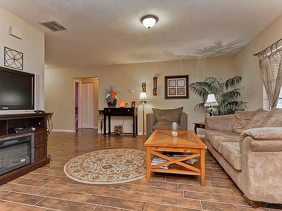 3rd image of 308 Regal Park Dr