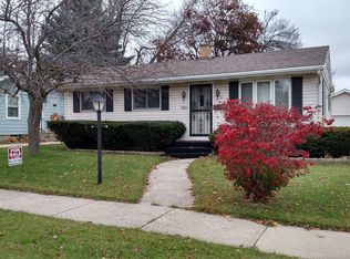 5220 53rd St, Kenosha, WI 53144