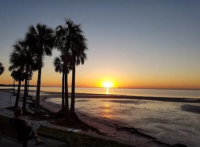 5 minutes walk to the water front