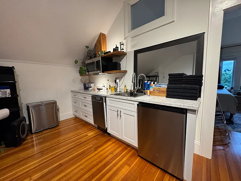 41 Melville Ave — Photo 32
