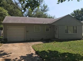 2404 SW Duncan Dr, Topeka, KS 66614