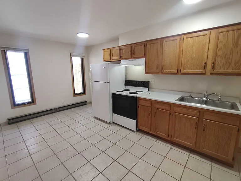 1209 Bennett St #6 — Photo 3