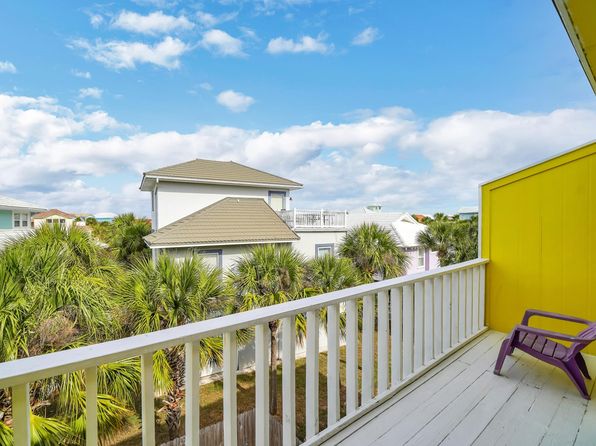 8468 Gulf Blvd APT 4