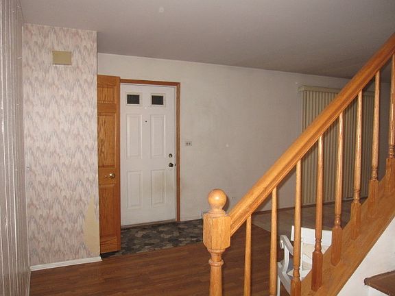 2nd image of 3077 Saint Ives Ln