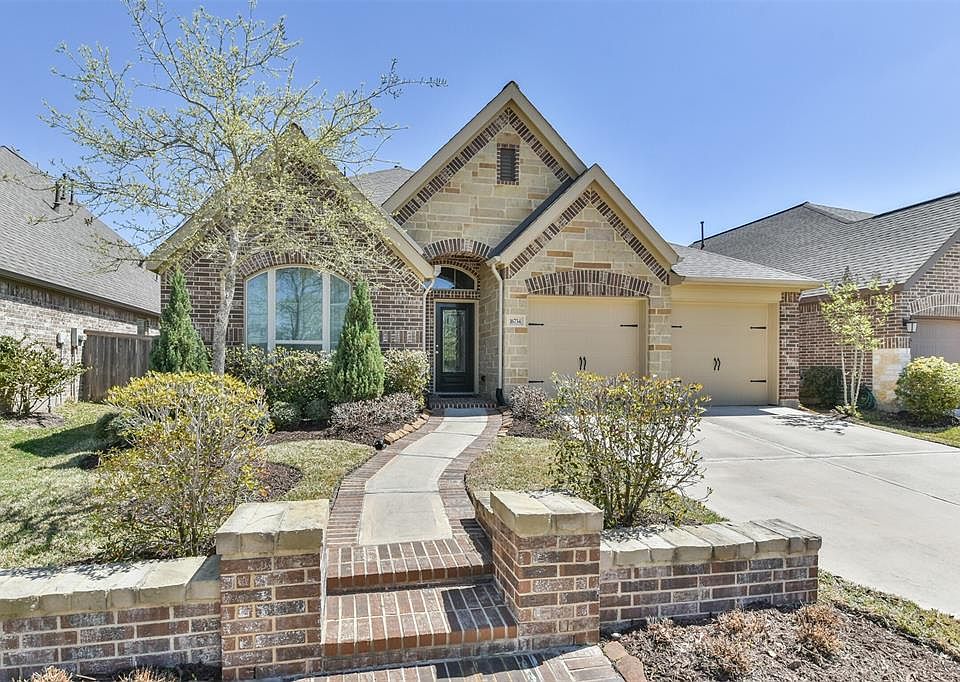 1st image of 16734 Highland Country Dr