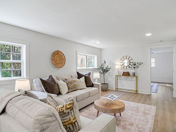 3rd image of 79 Terry Dr