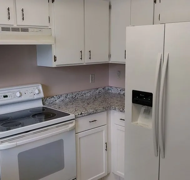 313 NW Tyler Ave — Photo 6