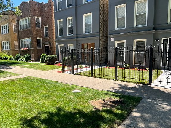 2nd image of 2944 N Rockwell St #2