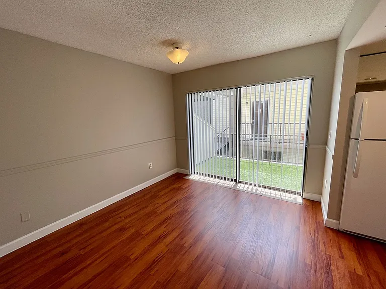 6083 S Village Cir — Photo 8