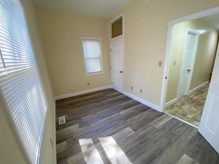 1445 Hunter Ave — Photo 24