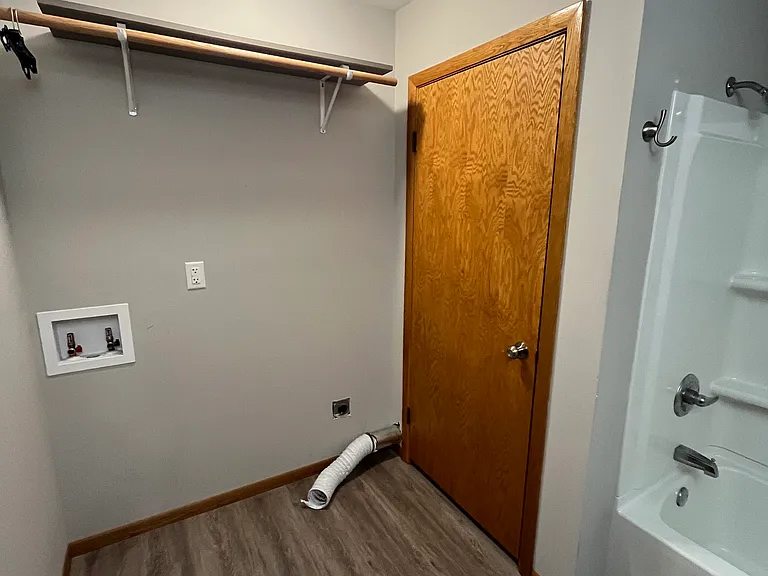 208 S Cleveland Ave — Photo 6