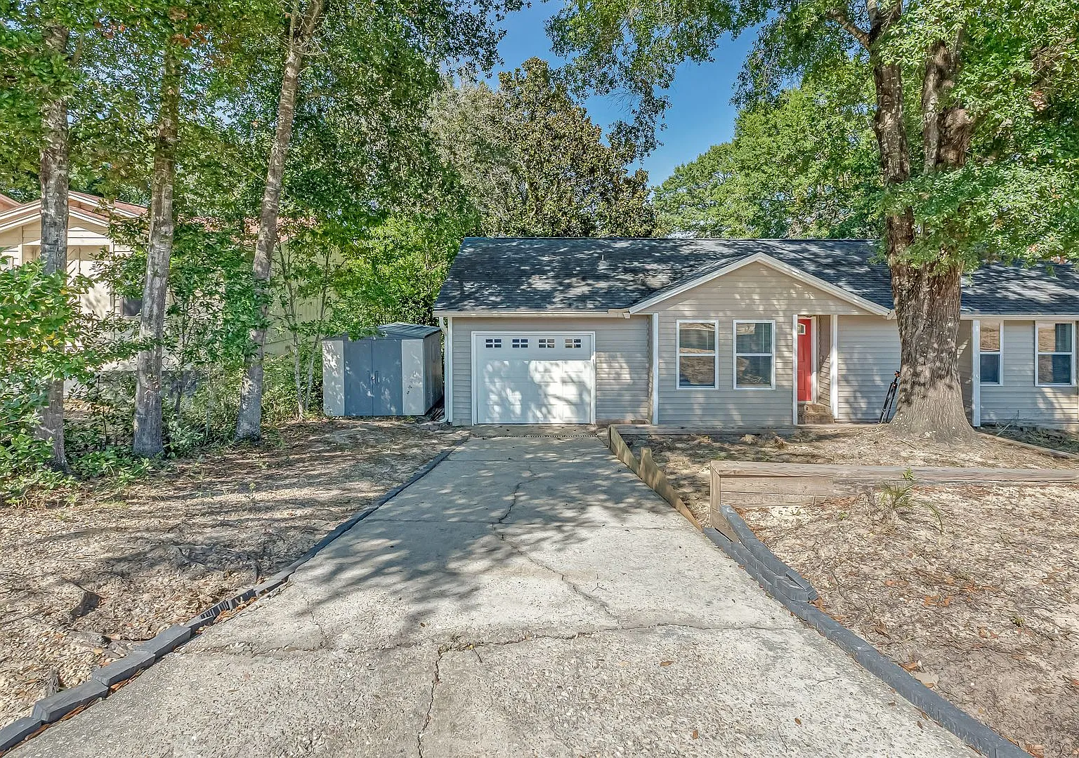 Charming 4-Bedroom, 3-Bath Home in the Heart of Niceville! — Photo 2