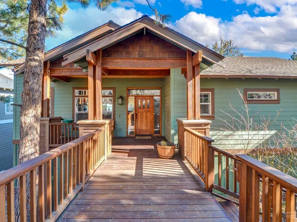 3114 NW Colonial Dr, Bend, OR 97703