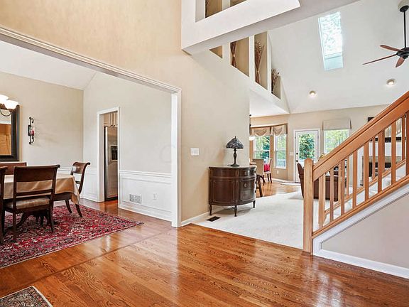 5th image of 387 Vinwood Ln