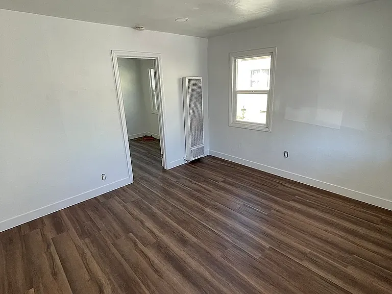 81 E Market St — Photo 5