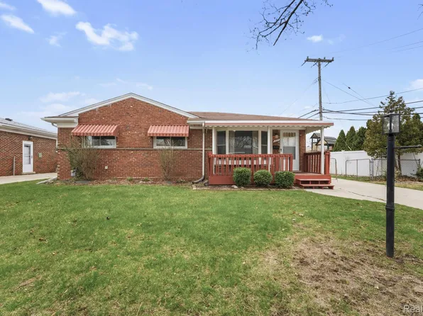 3627 Norwood Dr, Trenton, MI 48183