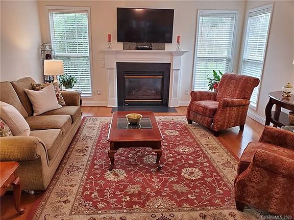5th image of 5824 Crown Hill Dr