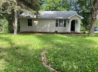 2011 N Hines Rd, Independence, MO 64058