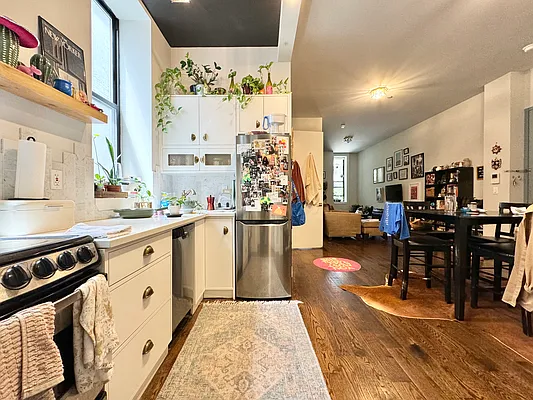 Rented by Pear NYC LLC | media 1