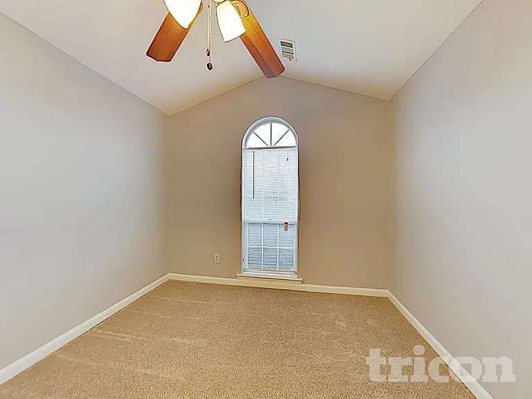 705 Claven Ct — Photo 10