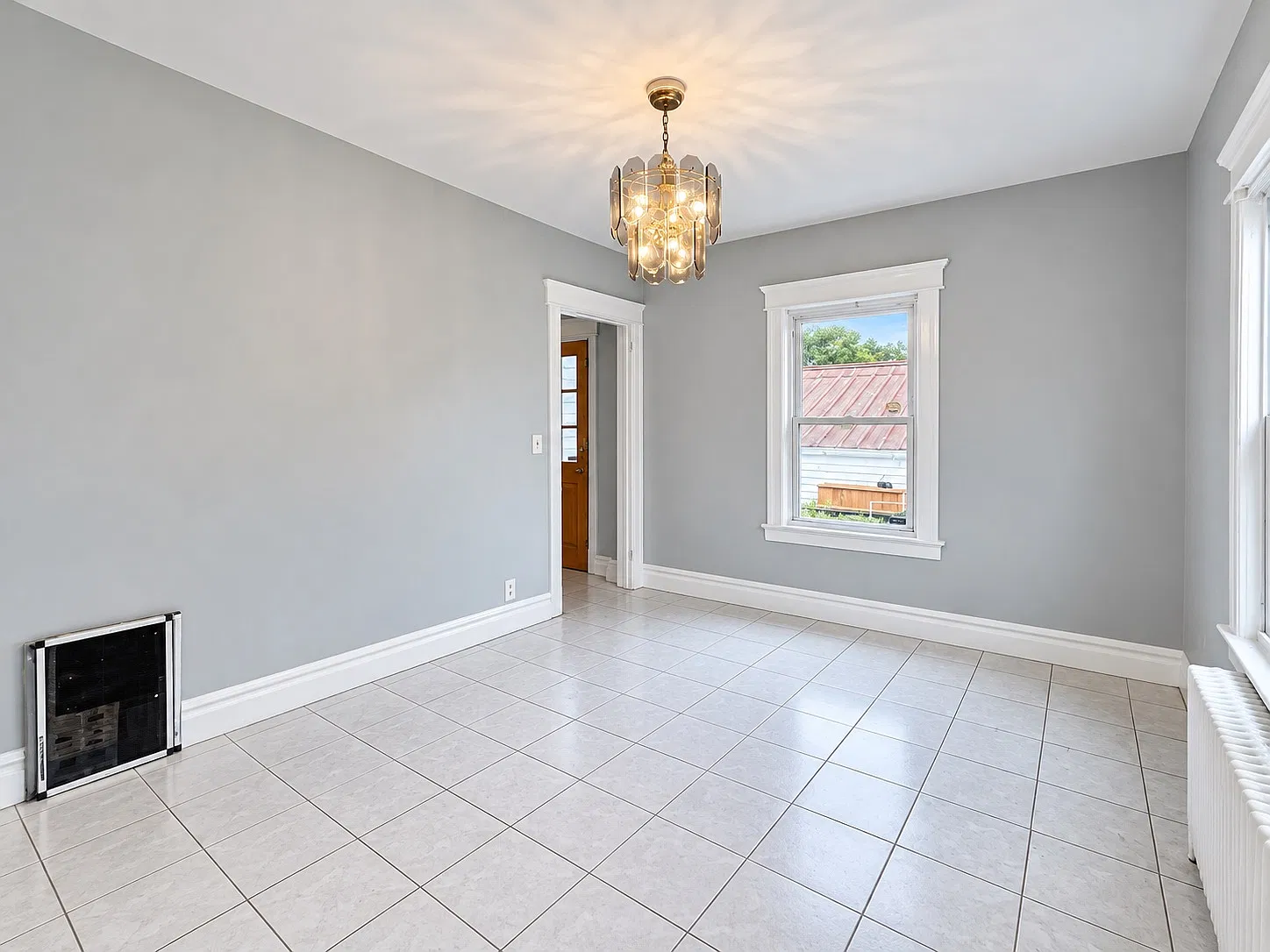 4 bed, 1900 sqft, $5,500 — Photo 2