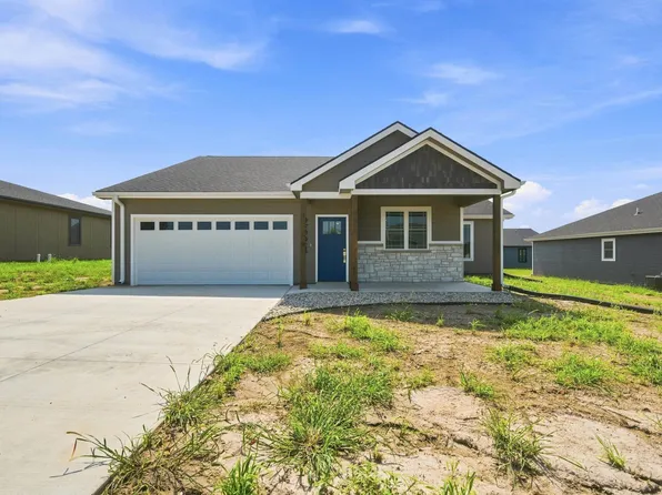 2524 Oriole Ln, Junction City, KS 66441