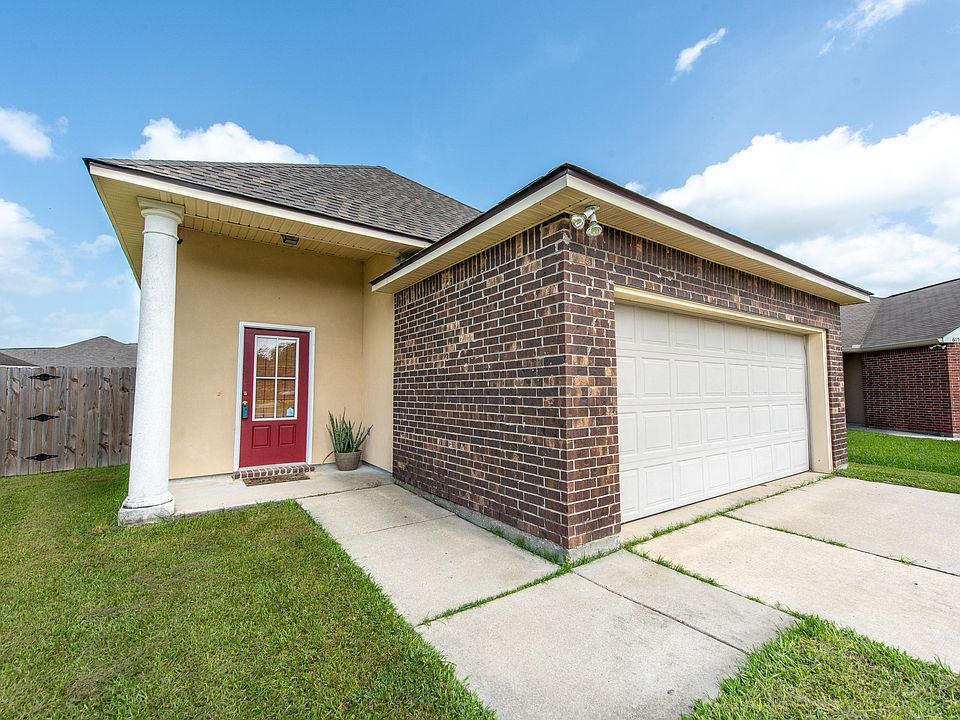 1st image of 613 Magnolia Knee Dr
