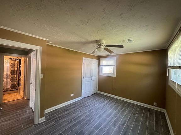 4th image of 253 Mantua St