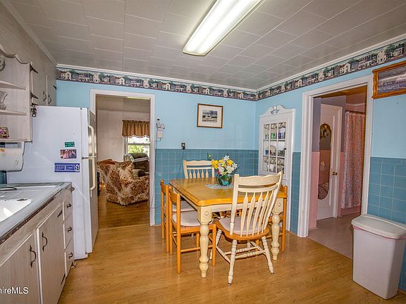 5th image of 582 W Housatonic St