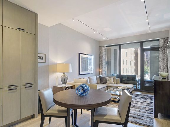 3rd image of 90 Lexington Ave APT 6A