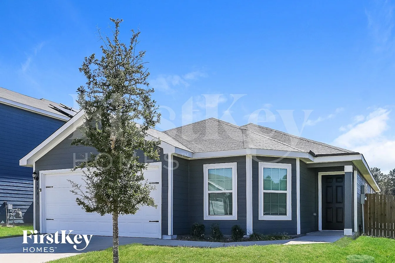 4 bed, 2.0 bath, 1787 sqft, $1,970 — Photo 1