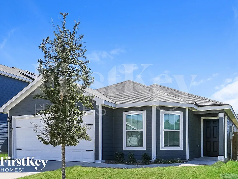 26615 Ezemily Dr