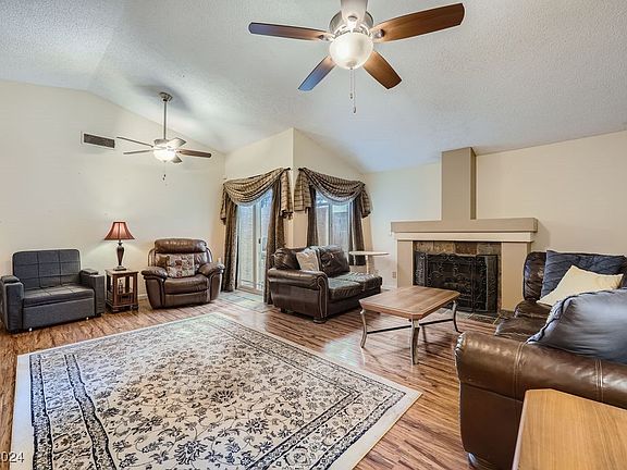 3rd image of 8344 Aspenbrook Ave