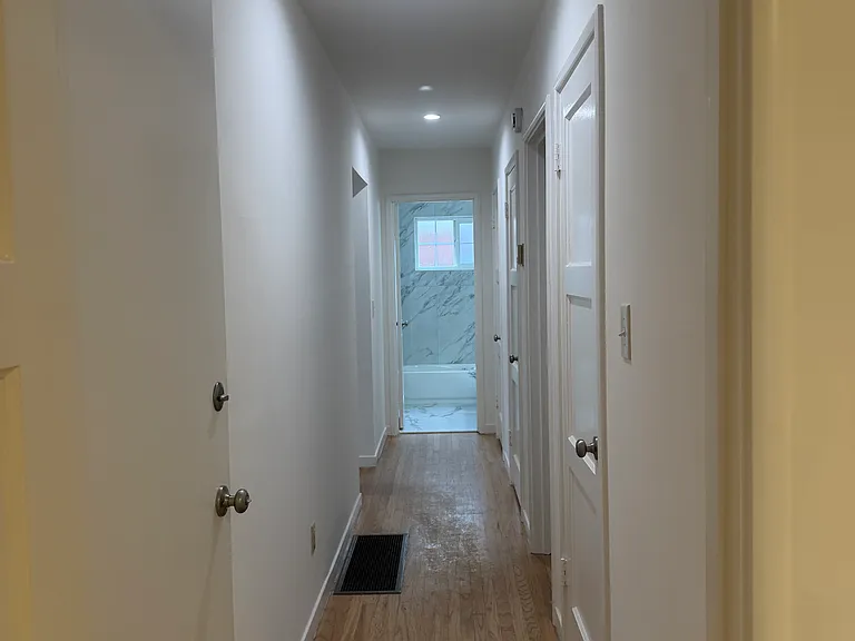 W 39th Ave — Photo 8