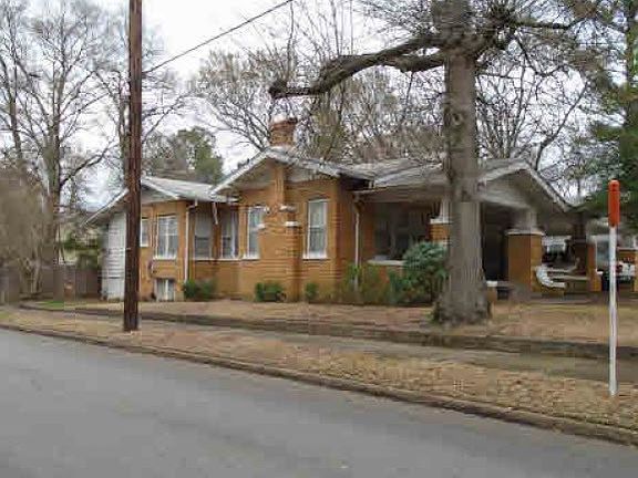 3rd image of 502 Mahony St
